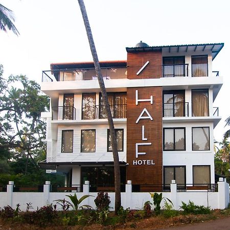 Half Hotel Calangute Kültér fotó
